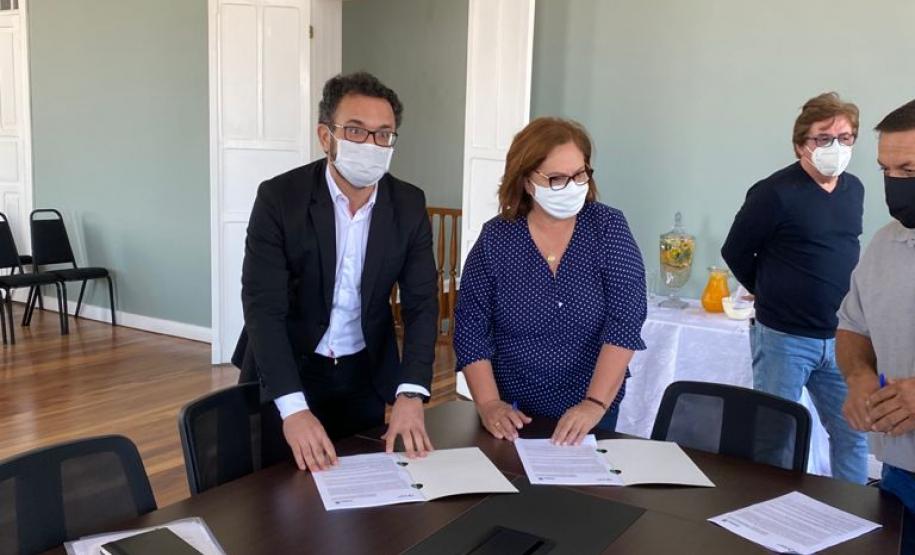 Assinatura de nova parceria em Jaguariaíva.