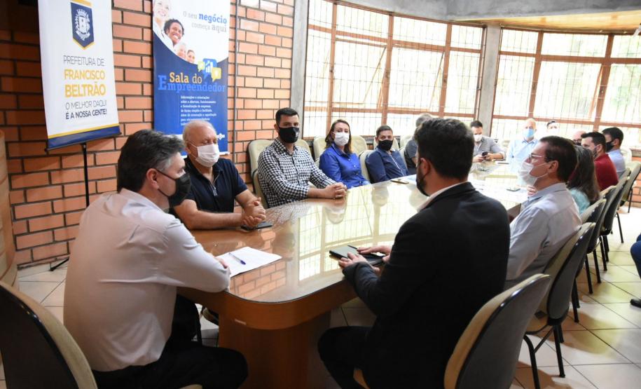 Evento de assinatura de contrato do programa Juro Zero em Francisco Beltrão