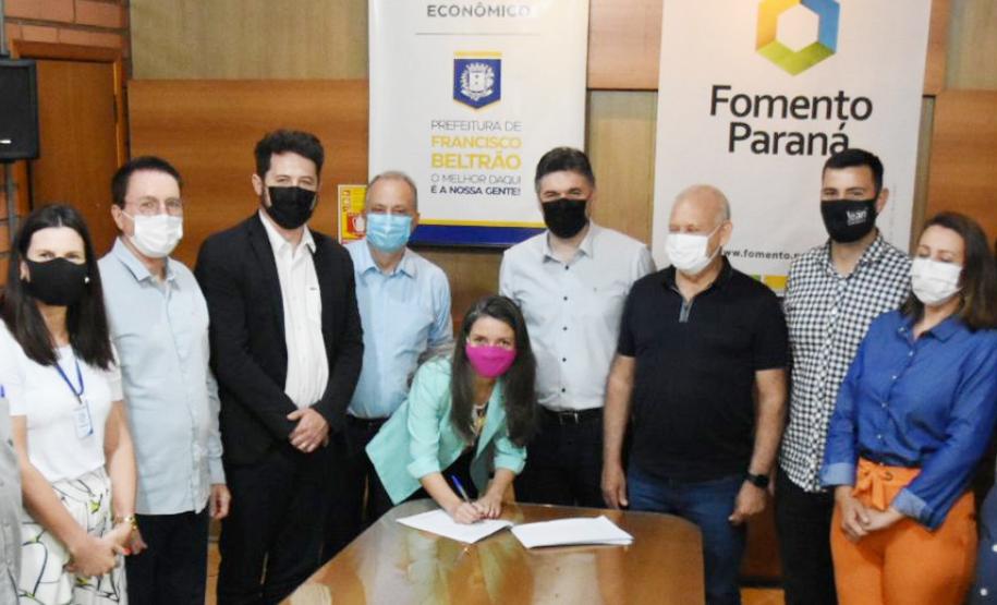 Evento de assinatura de contrato do programa Juro Zero em Francisco Beltrão