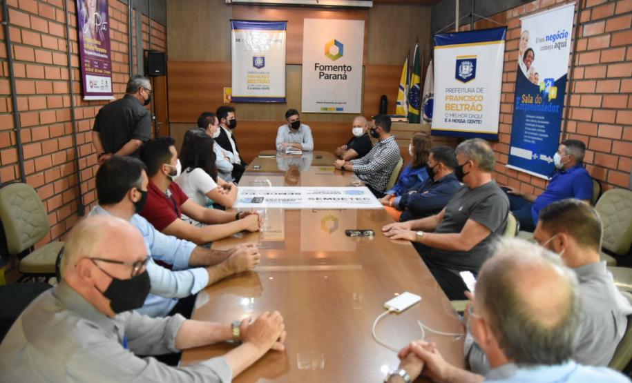 Evento de assinatura de contrato do programa Juro Zero em Francisco Beltrão