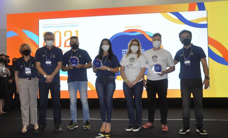 Entrega de Troféus do Prêmio Estadual de Microcrédito  Fomento Paraná e Sebrae 2021 - Arapongas, Guarapuava e Campo Largo