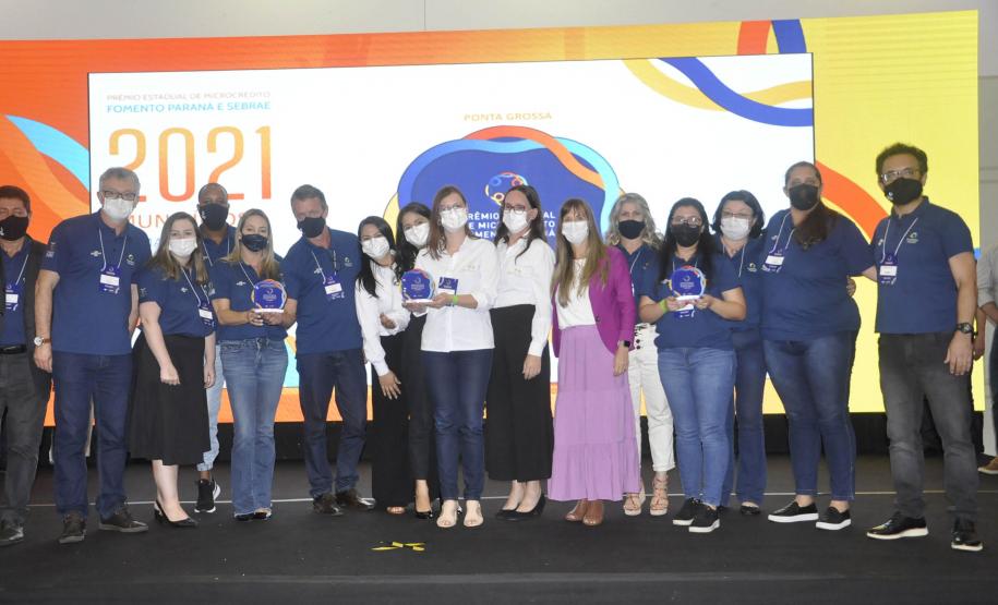 Entrega de Troféus do Prêmio Estadual de Microcrédito  Fomento Paraná e Sebrae 2021 - Ponta Grossa, Foz do iguaçu e Maringa