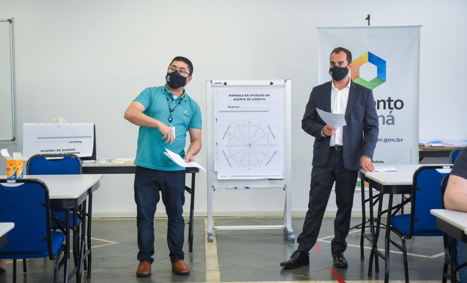 Luciano Martins, gerente de Mercado, e o assesor Lorenzo de Souza Netto