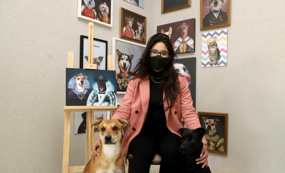 A empreendedora Giovanna Sabatke, que criou uma marca de produtos para animais de estimação
