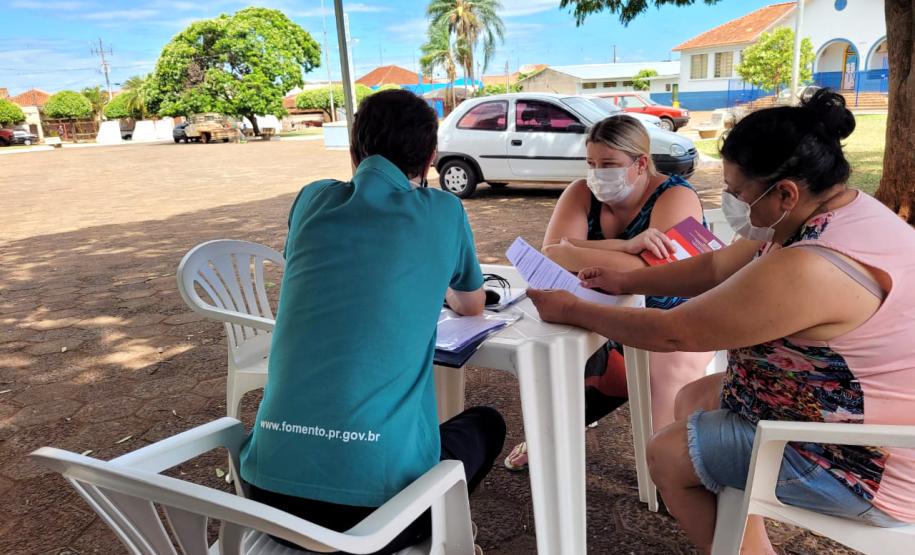 Atendimento da Caravana de Crédito Turismo em Primeiro de Maio