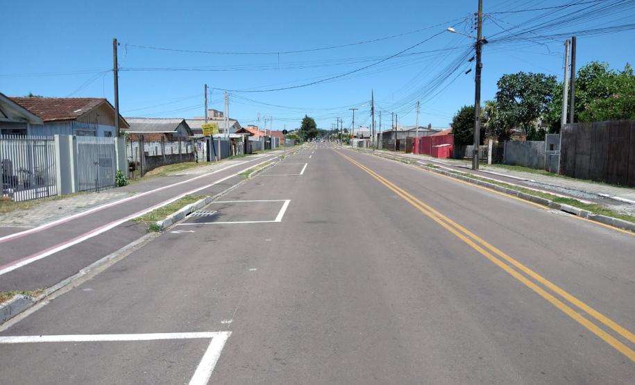 Pavimentação e urbanização de ruas, com pavimento, calçadas e paisagismo, em Campina Grande do Sul, realizada com recursos do SFM.