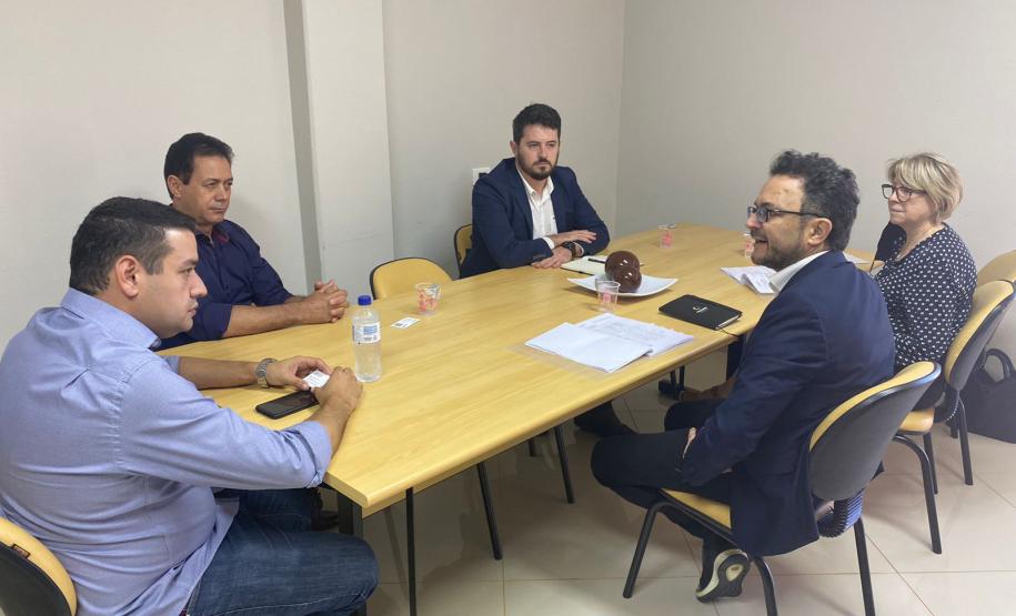 Direção da Fomento Paraná em reunião na Prefeitura de Engenheiro Beltrão