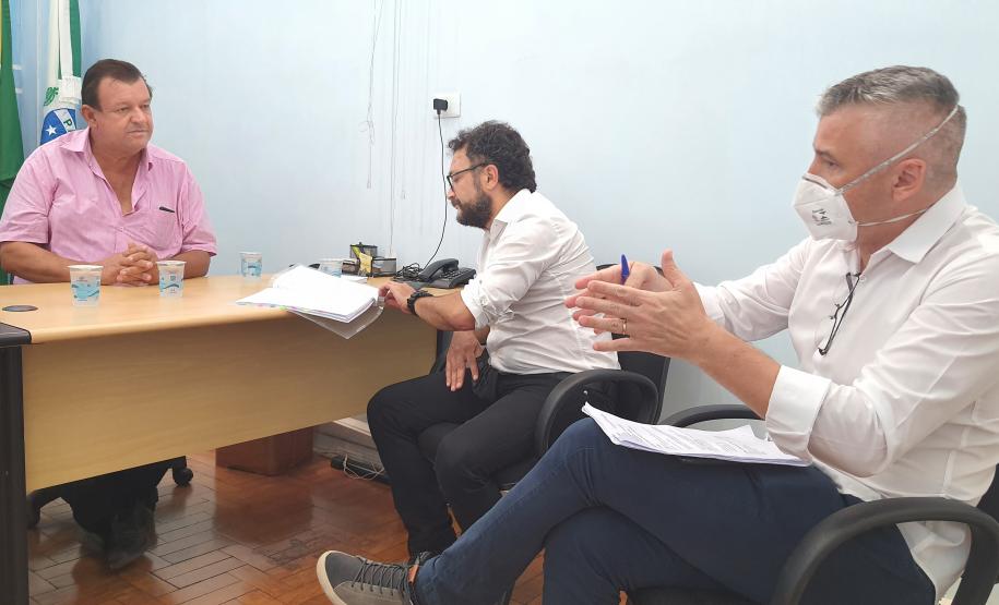 Em ITAMBÉ, os diretores da Fomento Paraná acertaram com o prefeito Vitor Fedrigo agendas para aumentar a oferta de crédito
