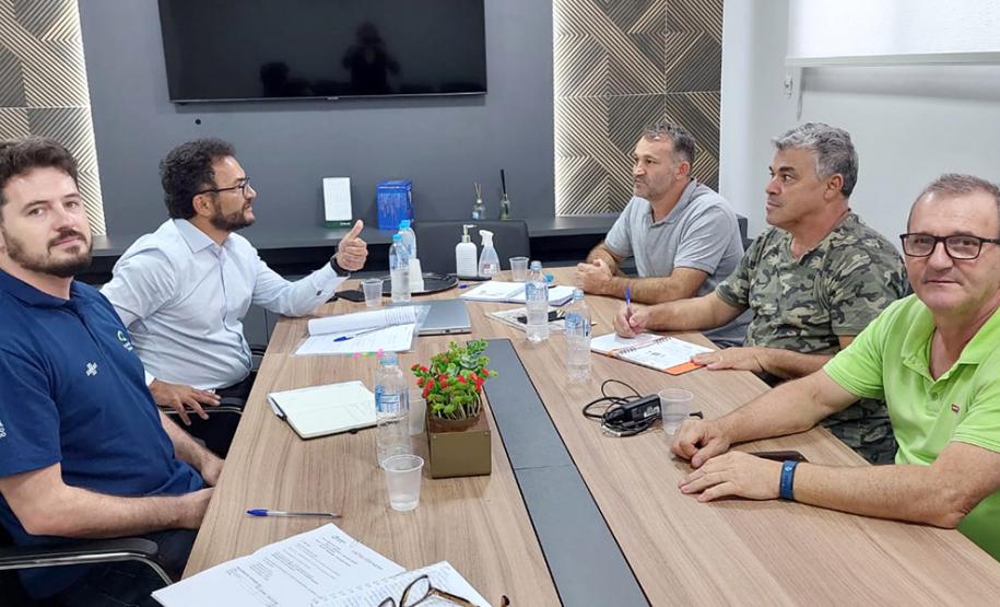 Reunião com o prefeito de Eneas Marques, Edson Lupatini.