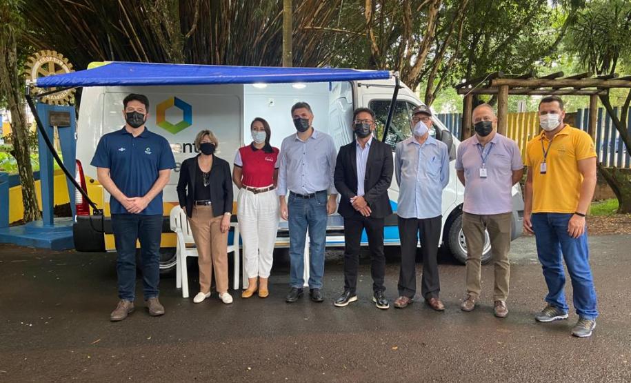 Expobel em Francisco Beltrão. Diretores da Fomento Paraná com o prefeito Cleber Fontana a secretária Liliana e agentes de crédito.