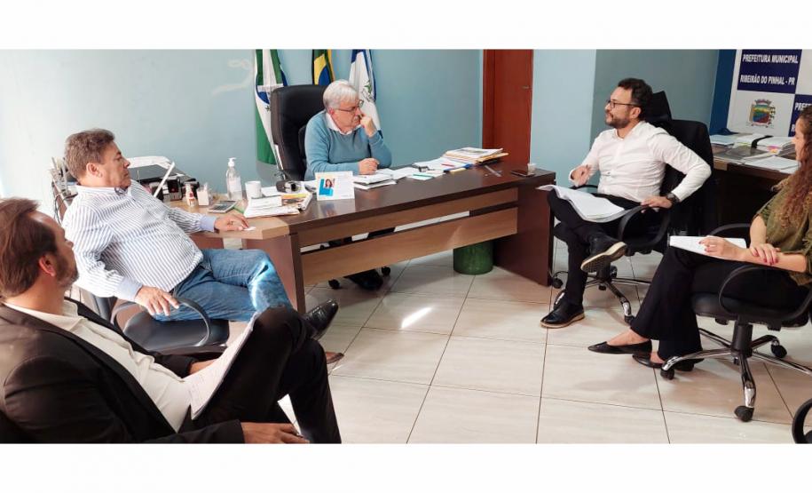Reunião com o prefeito de Ribeirão do Pinhal, Dartagnan Calixto Fraiz