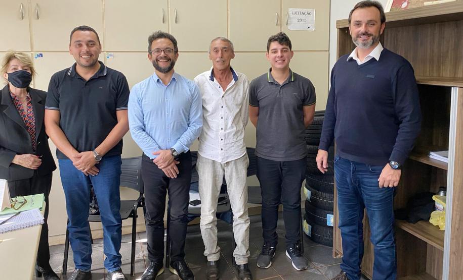 Em Santo Antônio do Paraíso, reunião com o vice-prefeito, Osni Arruda,