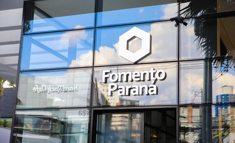 Fachada da sede da Fomento Paraná