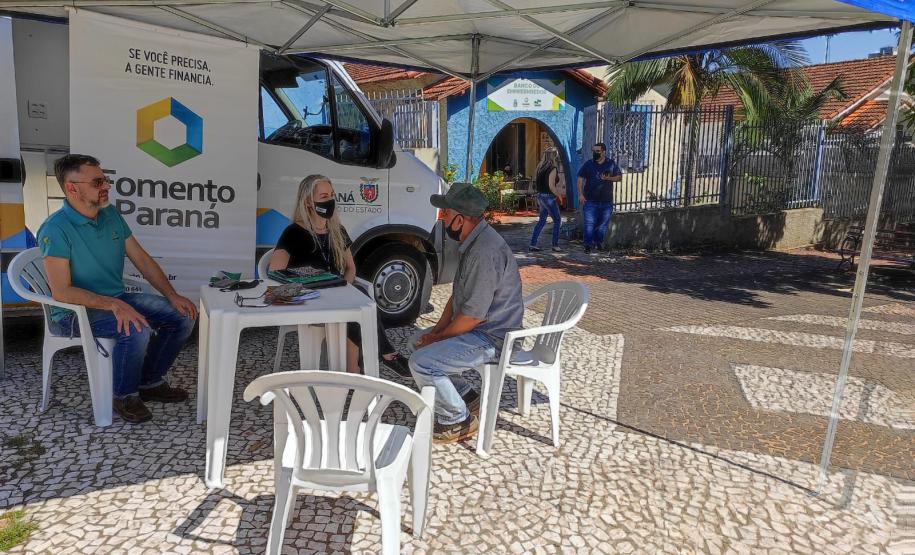 Atendimento da Caravana de Crédito Fomento Turismo em Foz do Iguaçu.