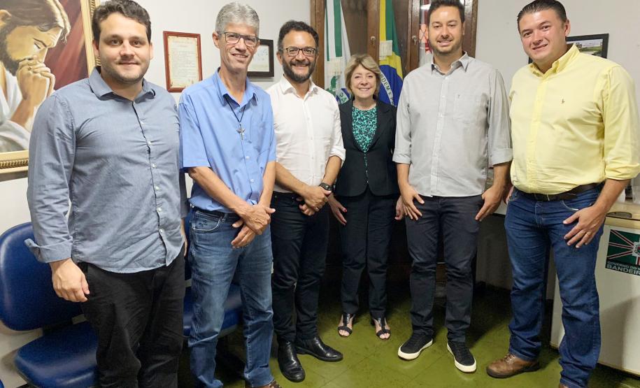 Reunião em Bandeirantes como o prefeito Jaelson Matta.