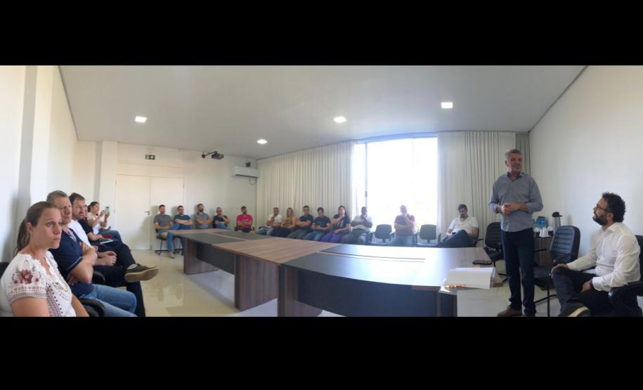 Reunião com o prefeito de Bom Jesus do Sul, Helio Surdi, reuniu um grande time de servidores