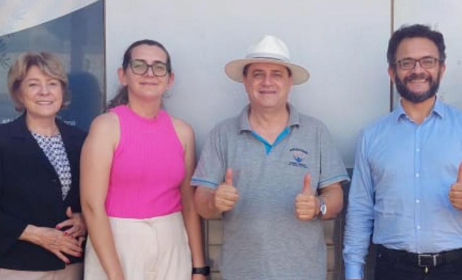 Reunião com o prefeito de São Manoel do Paraná, Agnaldo Trevisan, e a secretária e agente Gleice Espírito Santo