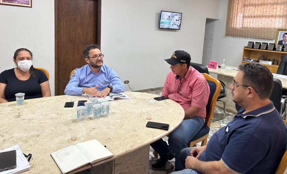 Em São Carlos do Ivaí, a reunião com o prefeito José Luiz Santos