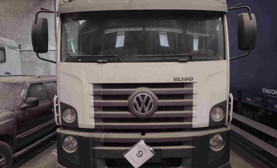 Caminhão VW Constellation 2016-2017 branco