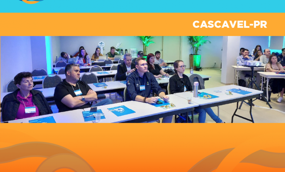 Registro do encontro regional de agentes de crédito em Cascavel.