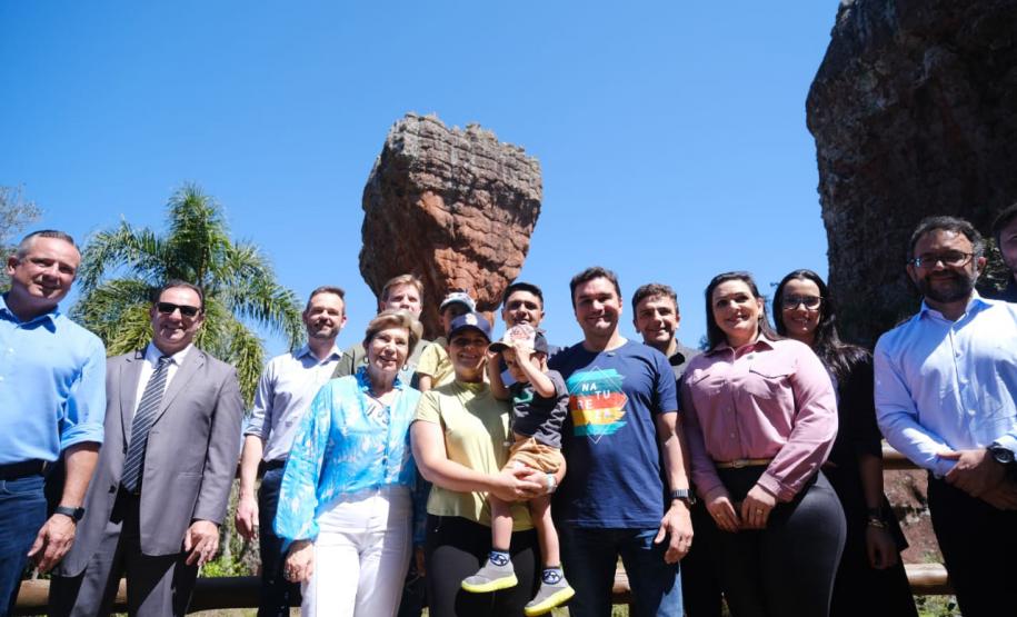 Comigiva do Ministério do Turismo, com o ministro Celso Sabino, visita o parque de Vila Velha.