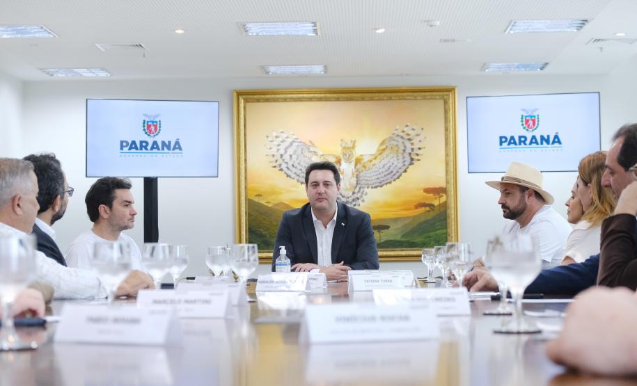 O governador Carlos Massa Ratinho Junior recebeu nesta terca-feira (12), o ministro do Turismo, Celso Sabino.