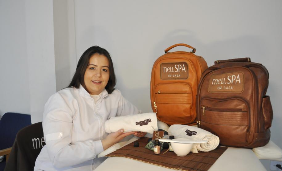 A fisioterapeuta Jaqueline Riffert, moradora de Curitiba, é uma das empreendedoras atendidas pelo Banco da Mulher Paranaense.