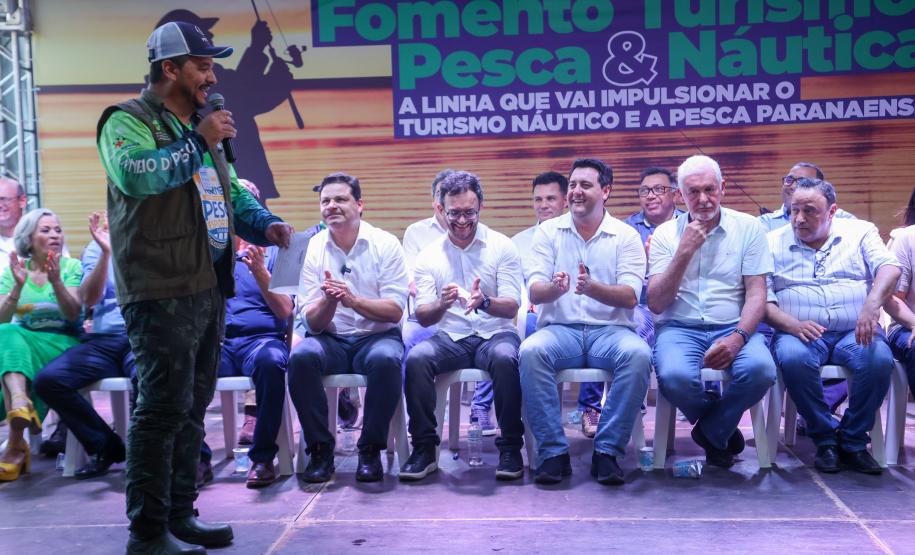O superintendente da Pesca e Bacias Hidrográficas, Francisco Martin, discursa durante o evento de lançamento da nova linha de crédito da Fomento Paraná.