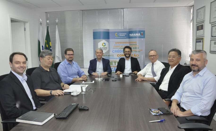 Ipardes entrega Fomento Paraná estudo que mediu impacto do crédito na economia paranaense