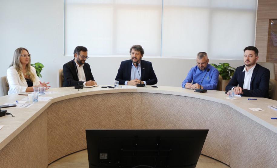 Fomento Paraná e associações comerciais pretendem expandir oferta de crédito