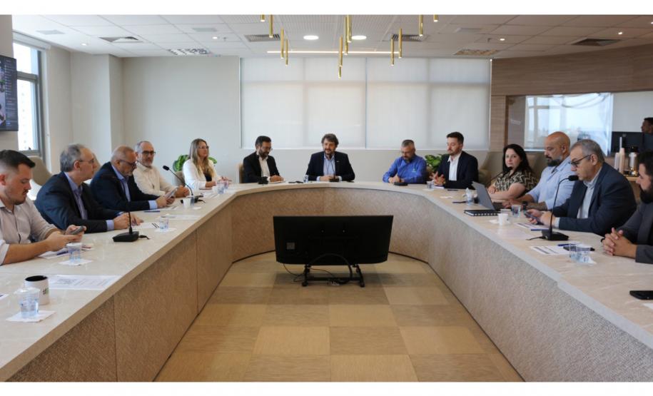 Fomento Paraná e associações comerciais pretendem expandir oferta de crédito