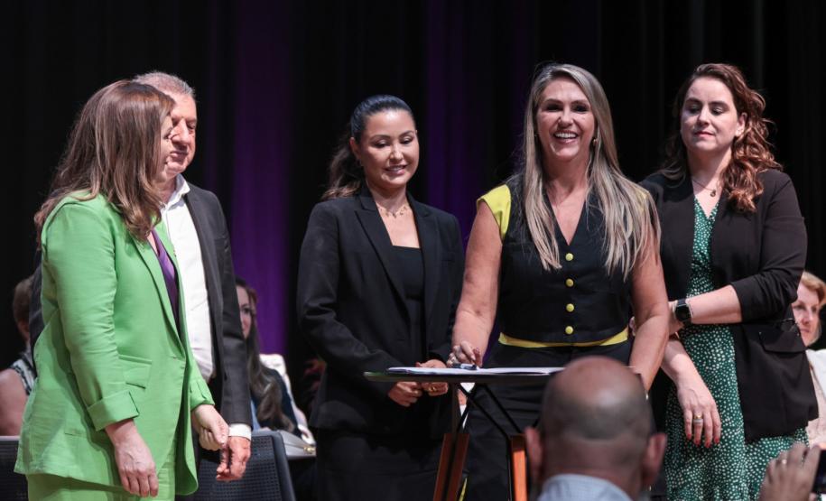 Banco da Mulher Paranaense alcança R$ 195 milhões em crédito para 17 mil empresárias