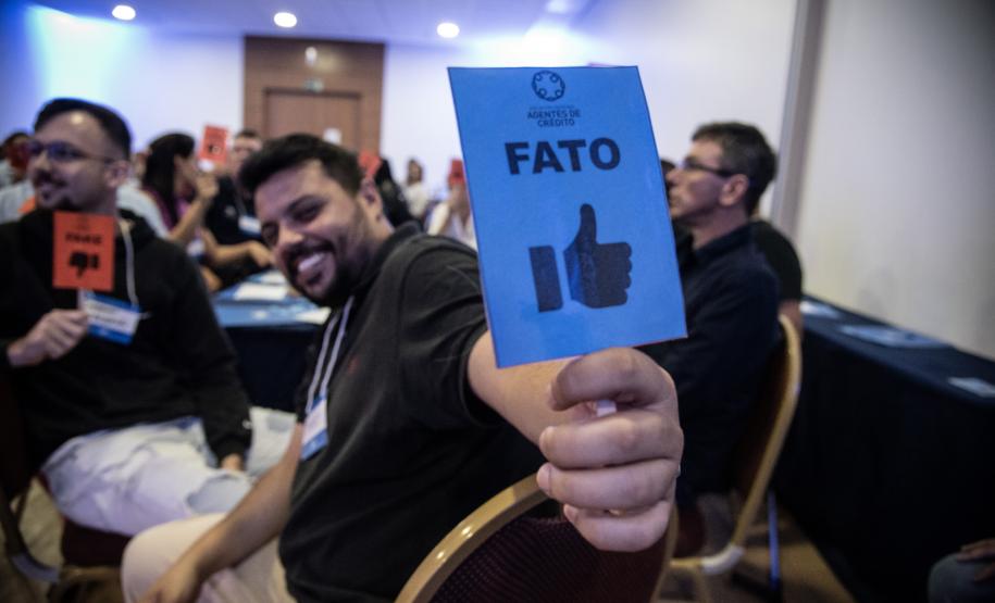 Agentes de crédito se reúnem para capacitação, em Cascavel