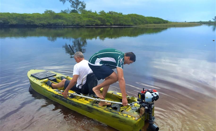 Modelo de caiqaue usado para pesca em rios e lagos