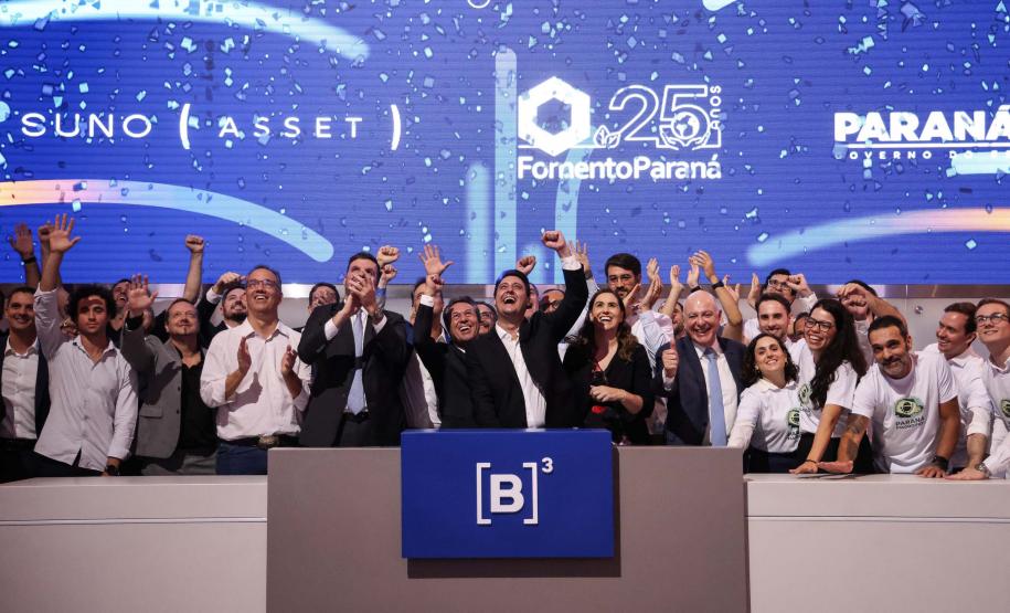 Governador lança FIDC AGRO PARANÁ na Bolsa B3, em São Paulo, com a presença de investidores e representantes do setor.