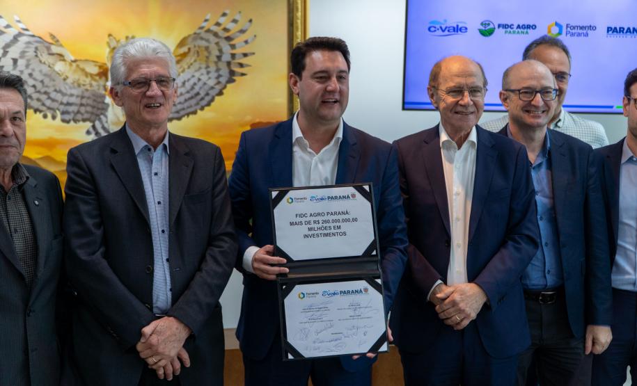 Governador assina formalização de primeiro aporte de recursos feito pela C.Vale no FIDC Agro Paraná.