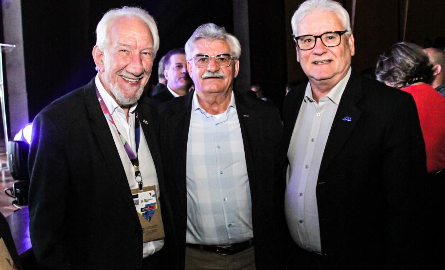 O vice-governador Darci Piana anunciou nesta quinta-feira (11), durante a abertura da Feira do Empreendedor Sebrae 2025, em Curitiba, a unificação e redução das taxas de juros para linhas de microcrédito e capital de giro disponibilizados pela Fomento Paraná para pequenas empresas.