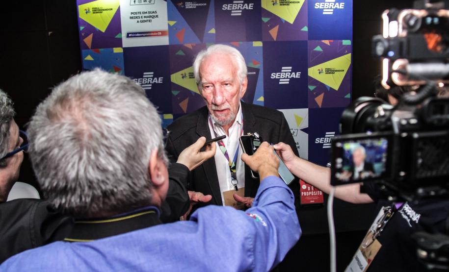 O vice-governador Darci Piana anunciou nesta quinta-feira (11), durante a abertura da Feira do Empreendedor Sebrae 2025, em Curitiba, a unificação e redução das taxas de juros para linhas de microcrédito e capital de giro disponibilizados pela Fomento Paraná para pequenas empresas.