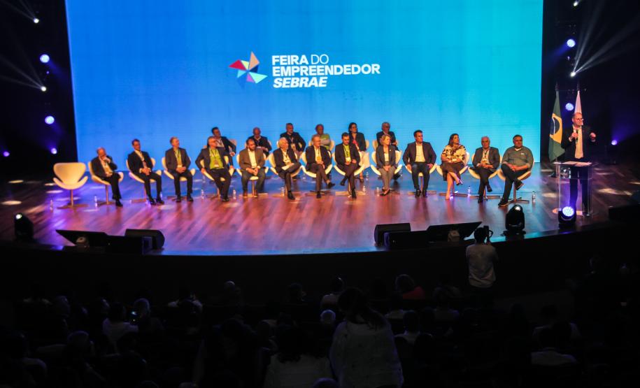 O vice-governador Darci Piana anunciou nesta quinta-feira (11), durante a abertura da Feira do Empreendedor Sebrae 2025, em Curitiba, a unificação e redução das taxas de juros para linhas de microcrédito e capital de giro disponibilizados pela Fomento Paraná para pequenas empresas.