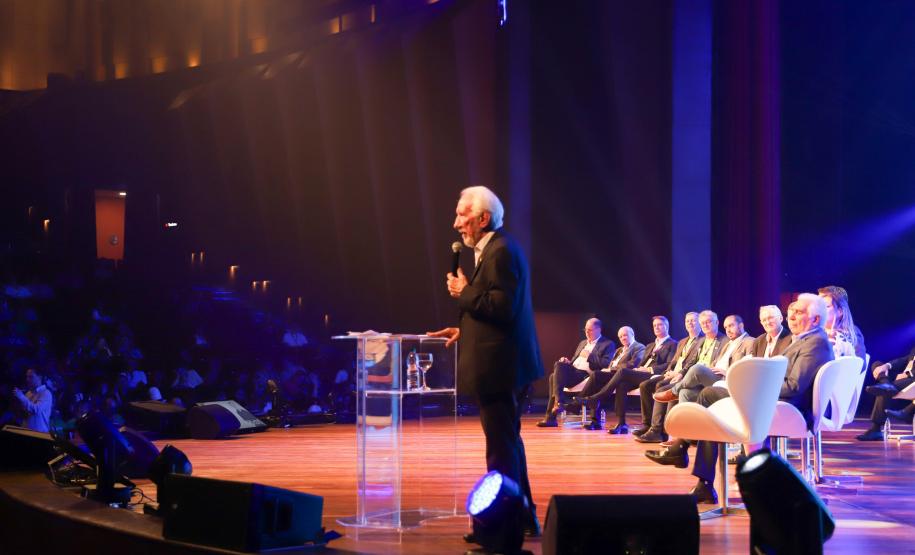 O vice-governador Darci Piana anunciou nesta quinta-feira (11), durante a abertura da Feira do Empreendedor Sebrae 2025, em Curitiba, a unificação e redução das taxas de juros para linhas de microcrédito e capital de giro disponibilizados pela Fomento Paraná para pequenas empresas.