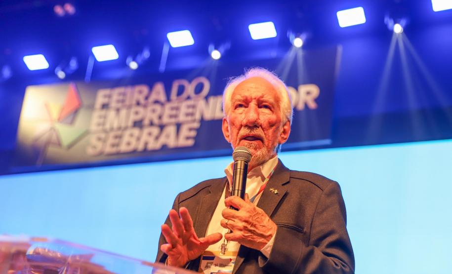 O vice-governador Darci Piana anunciou nesta quinta-feira (11), durante a abertura da Feira do Empreendedor Sebrae 2025, em Curitiba, a unificação e redução das taxas de juros para linhas de microcrédito e capital de giro disponibilizados pela Fomento Paraná para pequenas empresas.