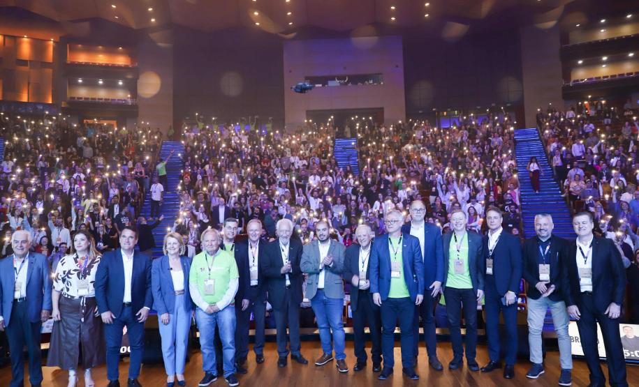 O vice-governador Darci Piana anunciou nesta quinta-feira (11), durante a abertura da Feira do Empreendedor Sebrae 2025, em Curitiba, a unificação e redução das taxas de juros para linhas de microcrédito e capital de giro disponibilizados pela Fomento Paraná para pequenas empresas.