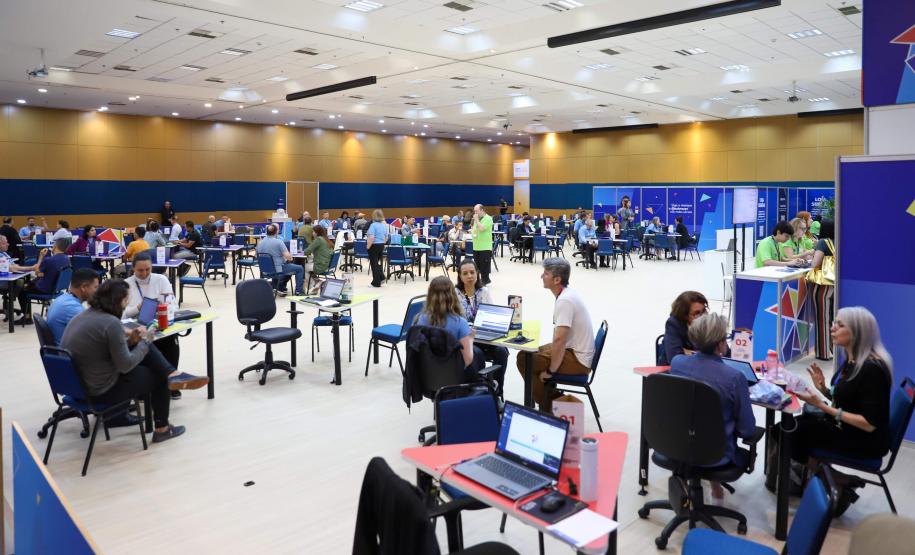 O vice-governador Darci Piana anunciou nesta quinta-feira (11), durante a abertura da Feira do Empreendedor Sebrae 2025, em Curitiba, a unificação e redução das taxas de juros para linhas de microcrédito e capital de giro disponibilizados pela Fomento Paraná para pequenas empresas.