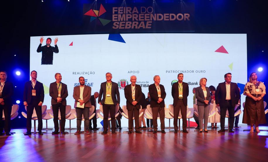 O vice-governador Darci Piana anunciou nesta quinta-feira (11), durante a abertura da Feira do Empreendedor Sebrae 2025, em Curitiba, a unificação e redução das taxas de juros para linhas de microcrédito e capital de giro disponibilizados pela Fomento Paraná para pequenas empresas.