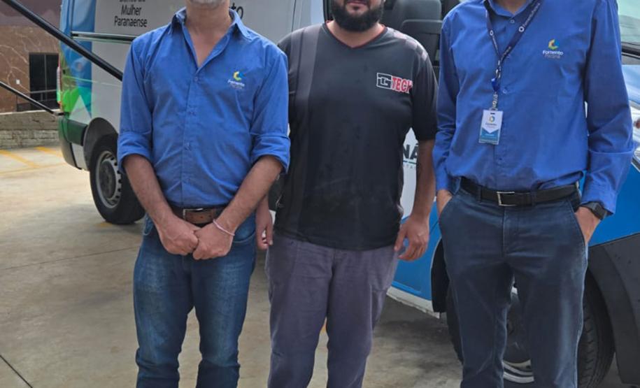 Valter de Jesus depois de assinar o contrato de microcrédito