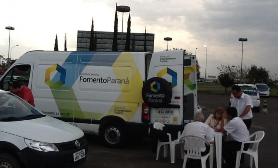Taxistas que prestam serviços no Aeroporto Internacional Afonso Pena, em São José dos Pinhais, agora podem conhecer e contratar uma operação de crédito da linha Banco do Empreendedor Taxistas, da Fomento Paraná.