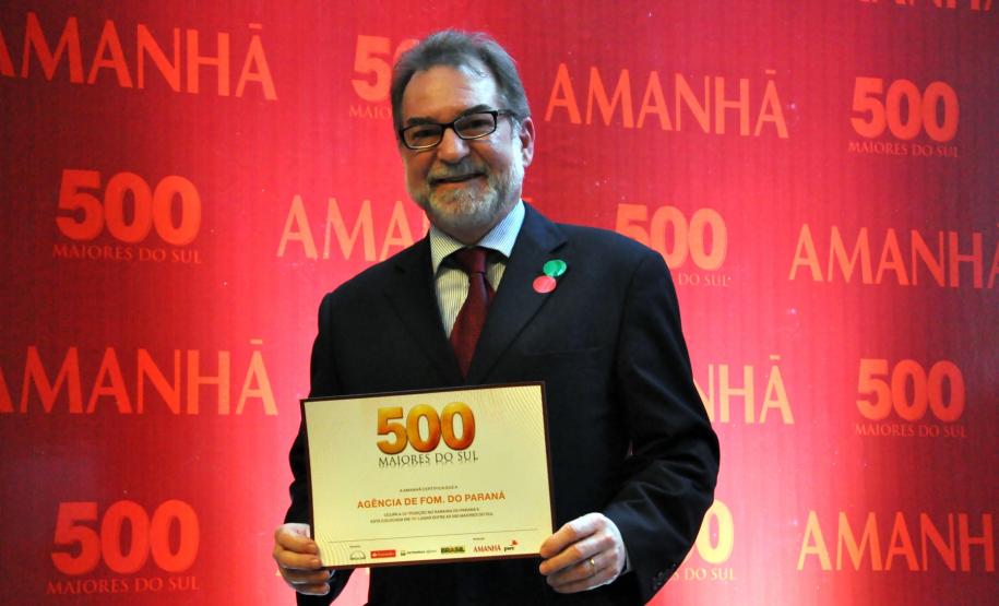Fomento Paraná é destaque no ranking das 500 maiores do Sul 2013 Pelo terceiro ano consecutivo, a Fomento Paraná, instituição financeira de desenvolvimento do Governo do Paraná, é destaque no ranking empresarial das 500 Maiores do Sul. A empresa ficou em 1º lugar nos quesitos “liquidez” e “menor endividamento”, na 2ª colocação em “rentabilidade sobre a receita” e 5º lugar em “capital de giro” entre as 100 maiores empresas paranaenses.