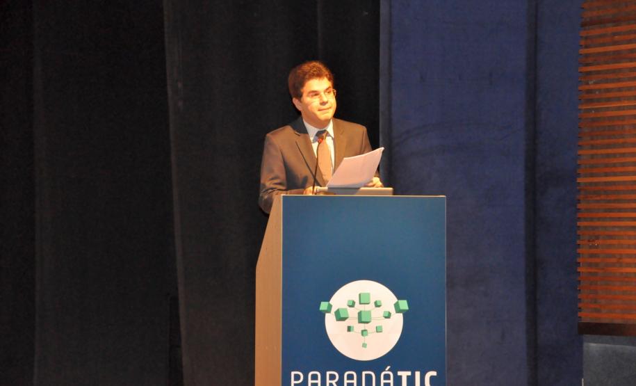 A Fomento Paraná participa da 3ª edição do simpósio “Paraná TIC”, realizado pela Associação das Empresas Brasileiras de Tecnologia da Informação (Assespro), em parceria com o Sebrae, com  a Secretaria da Ciência, Tecnologia e Ensino Superior e com Fundação Araucária.