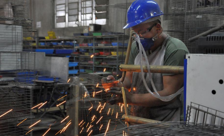 Fábrica de gaiolas financia expansão e criará mais emprego em Quatiguá Fábrica de Gaiolas em Guatiguá amplia instalações com recursos do Banco do Empreendedor, da Fomento Paraná.