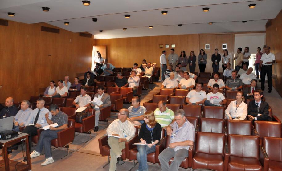 A Fomento Paraná arrecadou aproximadamente R$ 1,1 milhão em um leilão realizado nesta quarta-feira (27) para alienação de bens do Estado do Paraná oriundos do Banco do Estado do Paraná – Banestado, que estão em processo de cobrança judicial ou administrativa.